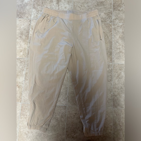 Old navy lightweight lounge or workout pant with zipper pockets - Picture 1 of 4